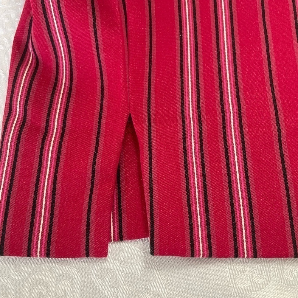 Style & Co Red Capri pants striped with black and white.women’s size 14P - Picture 5 of 5